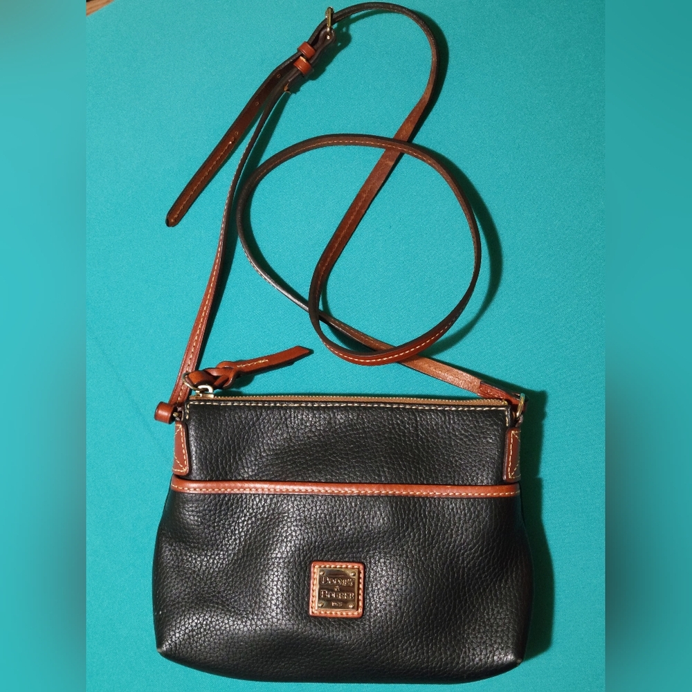 Vintage Dooney & Bourke All Weather Pebbled Black / Tan Leather Crossbody Bag